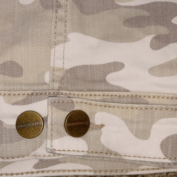 NWT Sanctuary Camo Cropped Denim Jacket Size XL - Picture 2 of 5